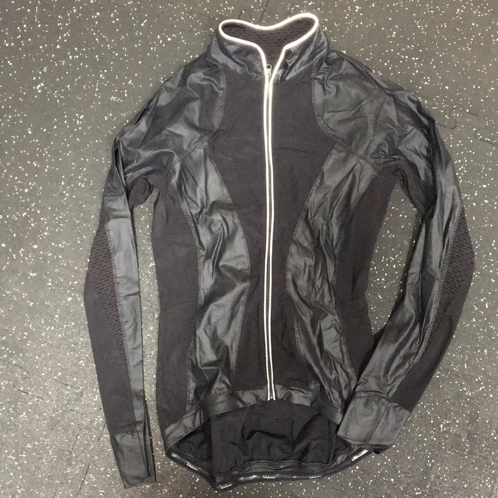 Lululemon black jacket like new sz 4